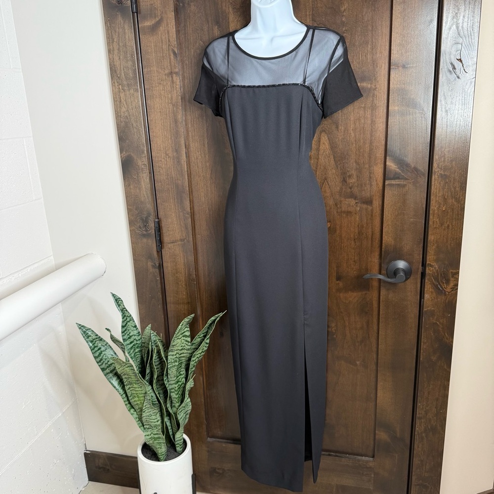 Elegant Black Sheer Panel open back Liz Claiborne Night Dress Size 8 timeless